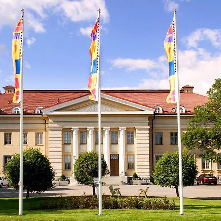 Hotelli-Ravintola Maentaen Klubi Mantta Bagian luar foto