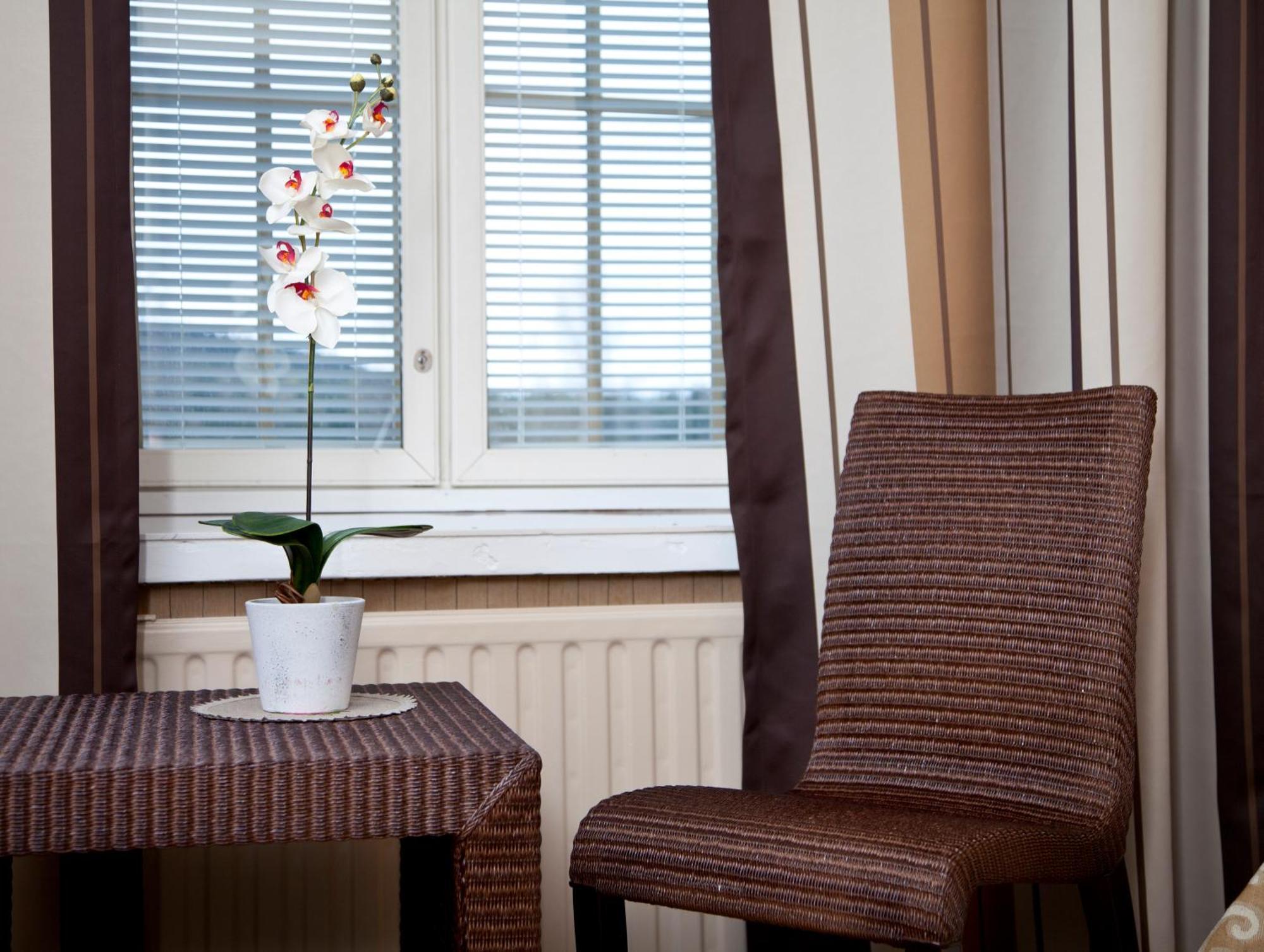 Hotelli-Ravintola Maentaen Klubi Mantta Bagian luar foto