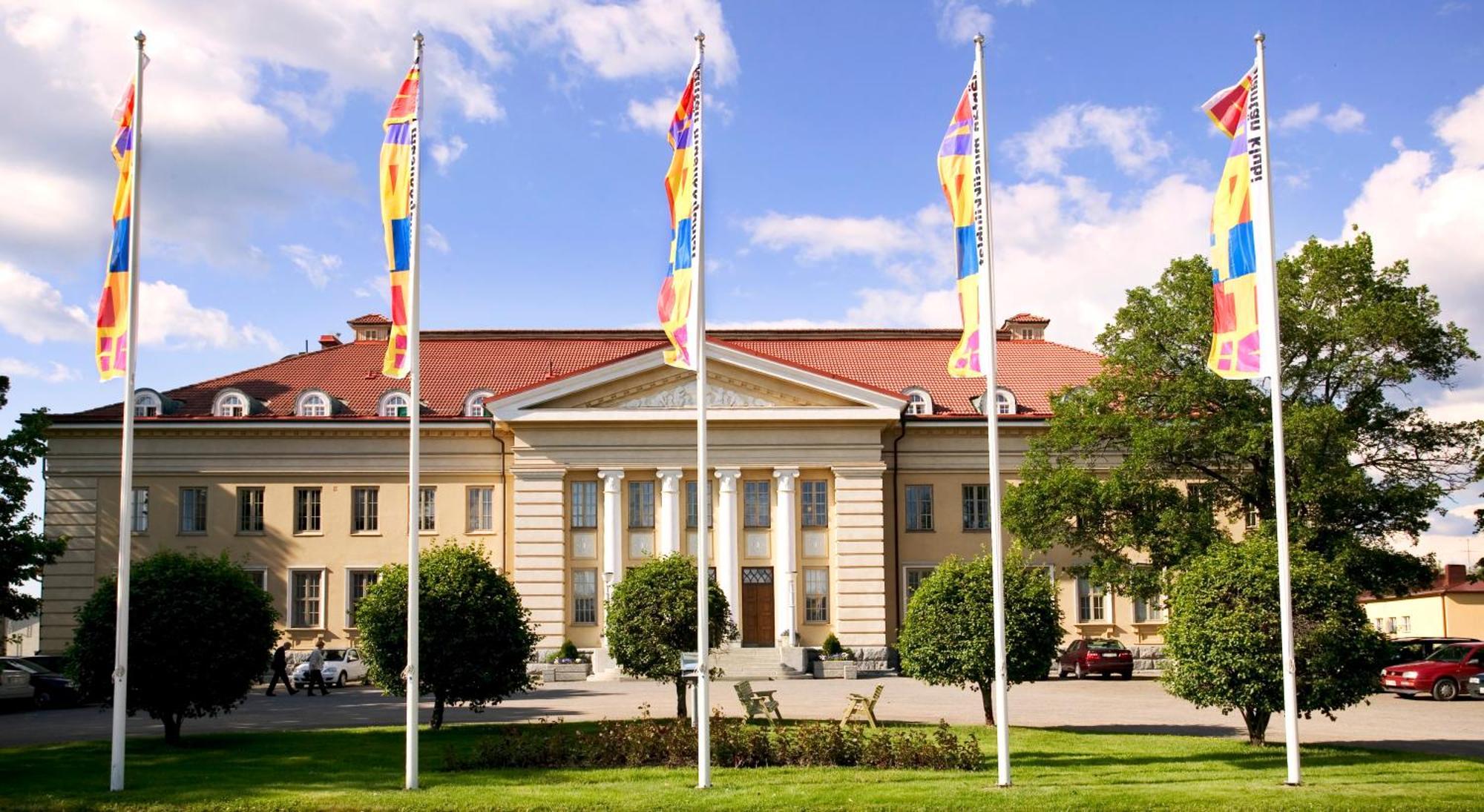 Hotelli-Ravintola Maentaen Klubi Mantta Bagian luar foto