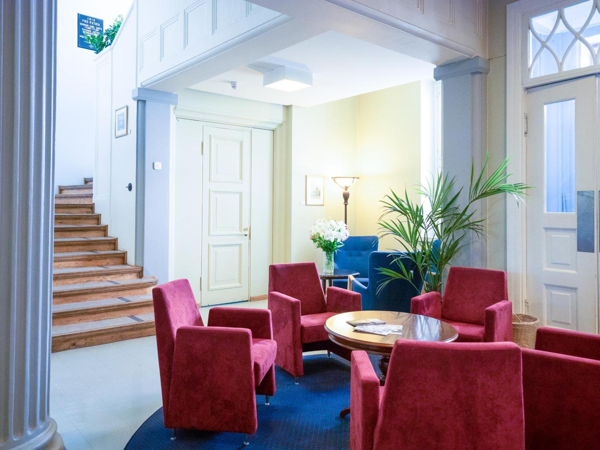 Hotelli-Ravintola Maentaen Klubi Mantta Bagian luar foto